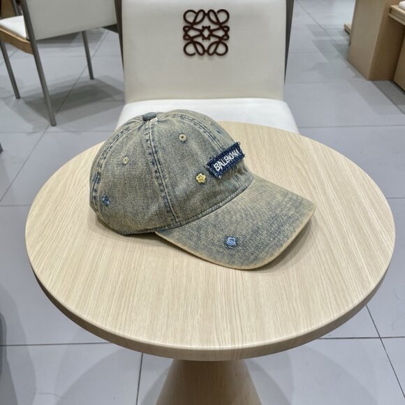Balenciaga Hat - Picture 3 of 6